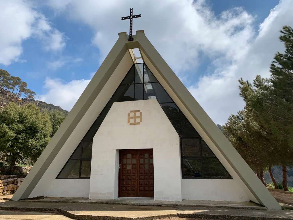 Notre-Dame des Éclaireurs (Our Lady of the Scouts)
